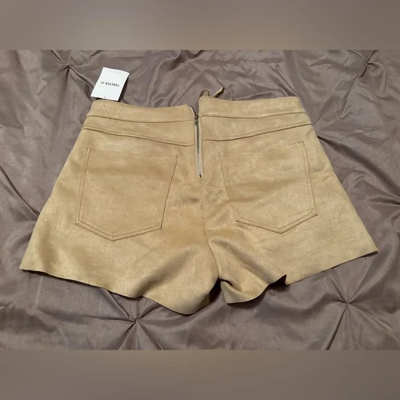 Forever 21 Suede-like shorts - Picture 2 of 7